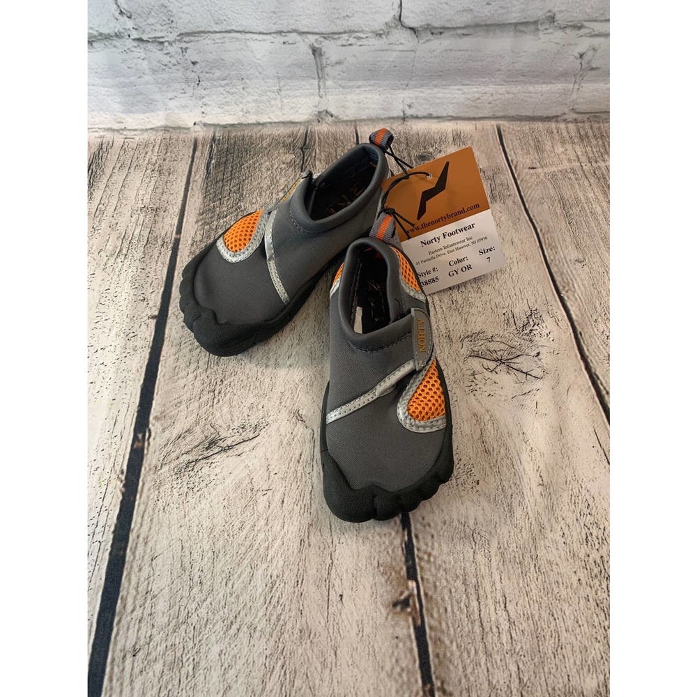 NORTY Unisex NWT Slip on Aqua Socks Shoes / Size: 7 CHILDRENS SHOES!!